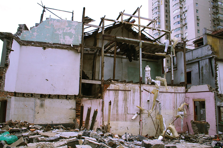 installation of mannequins in a demolished neighborhood